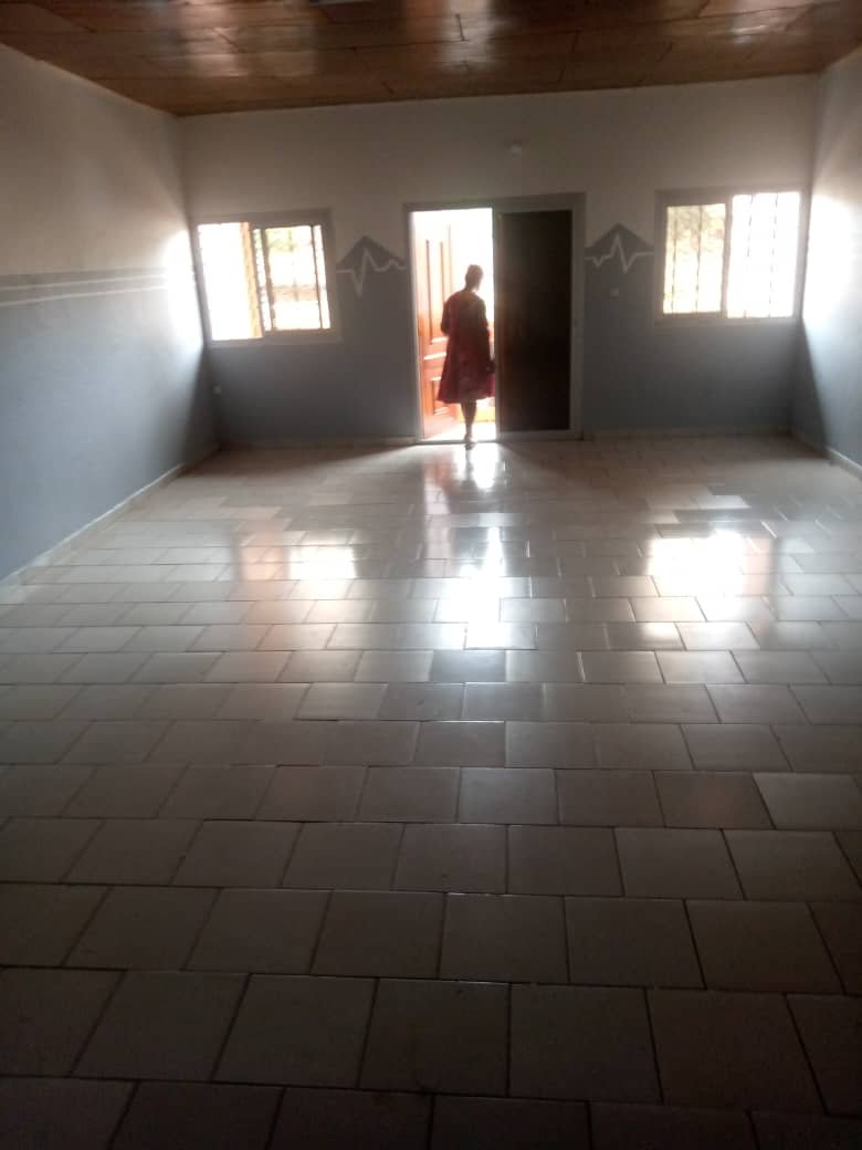 Appartement  à louer, Mvan entrée complexe BEAC, Yaoundé. 
