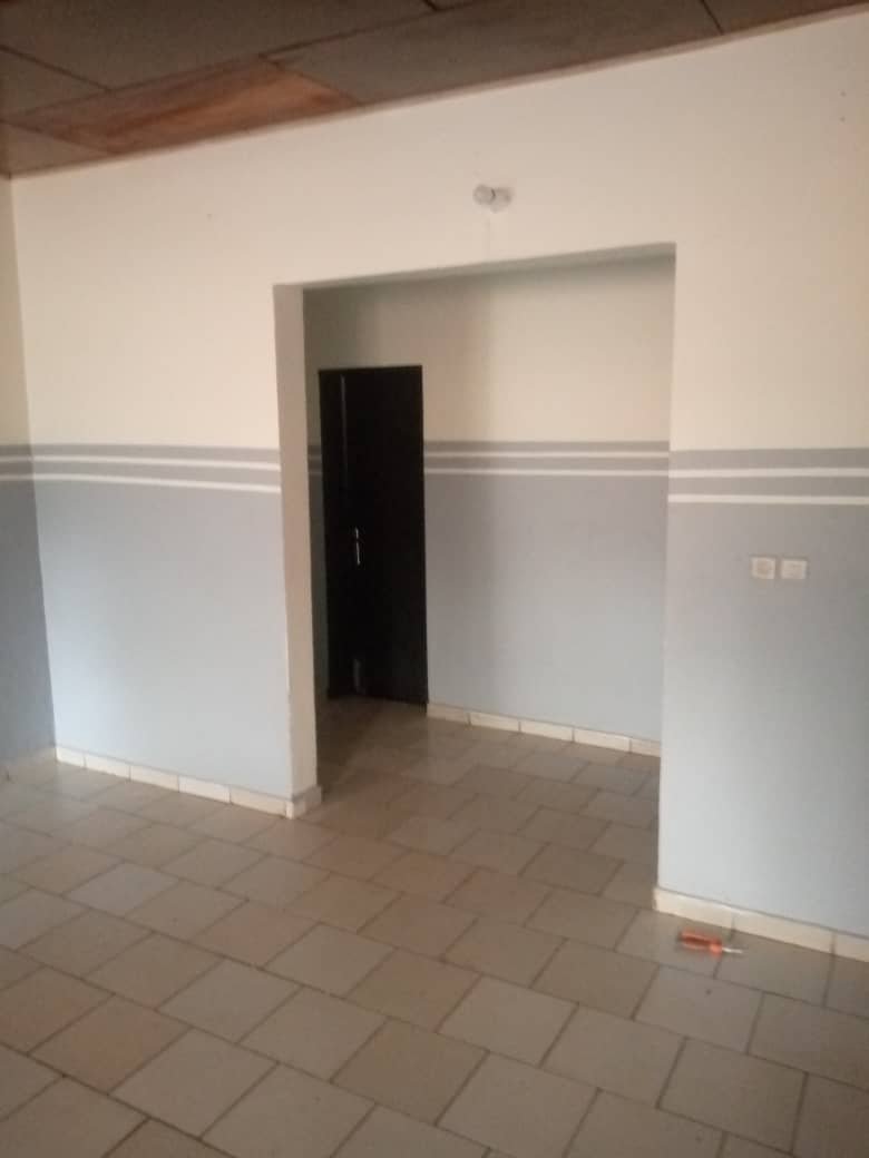 Appartement  à louer, Mvan entrée complexe BEAC, Yaoundé. 
