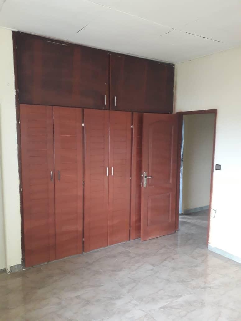 Studio moderne à louer Elig-Essono, Yaoundé.
