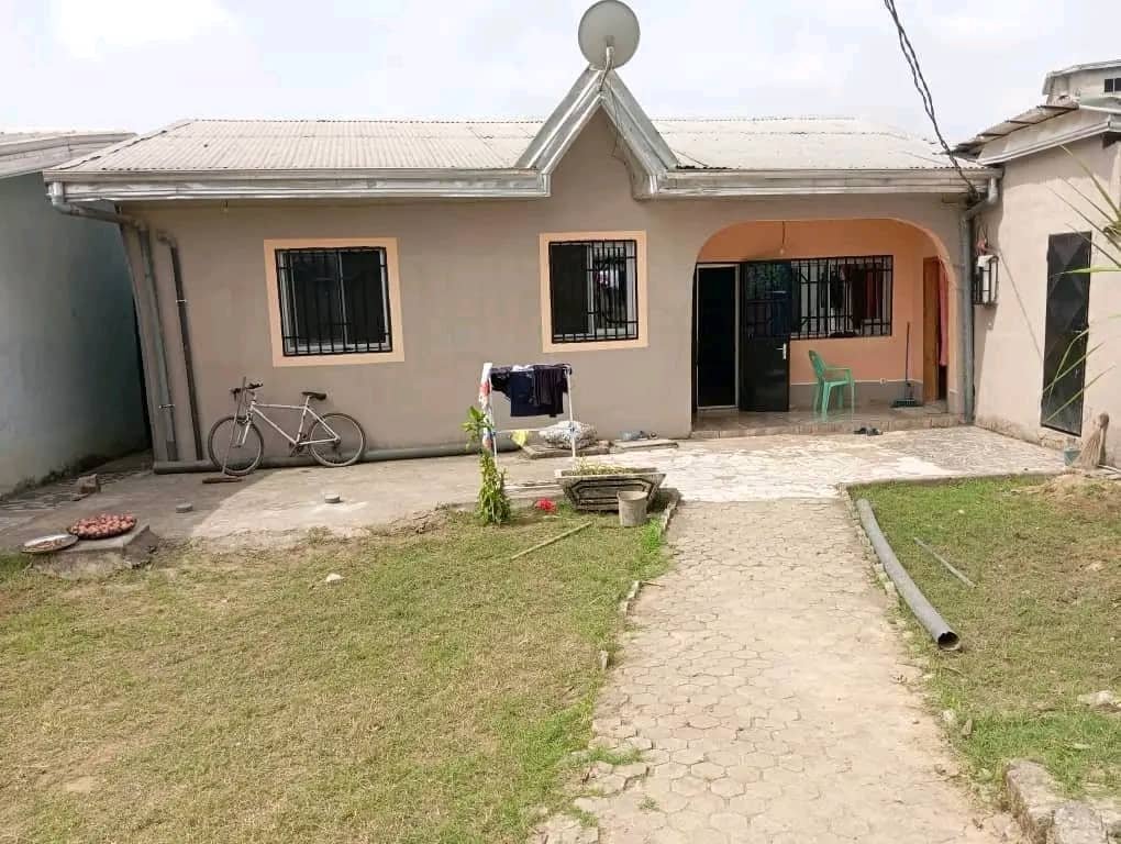 Maison à vendre Maetur Yassa, Douala. 