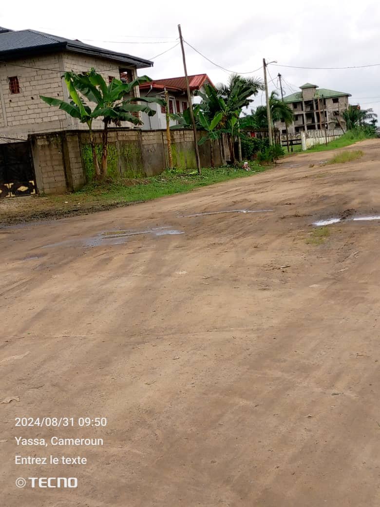 Patrimoine foncier TITRÉ ET LOTI SITUÉ À YATCHIKA, Douala.
