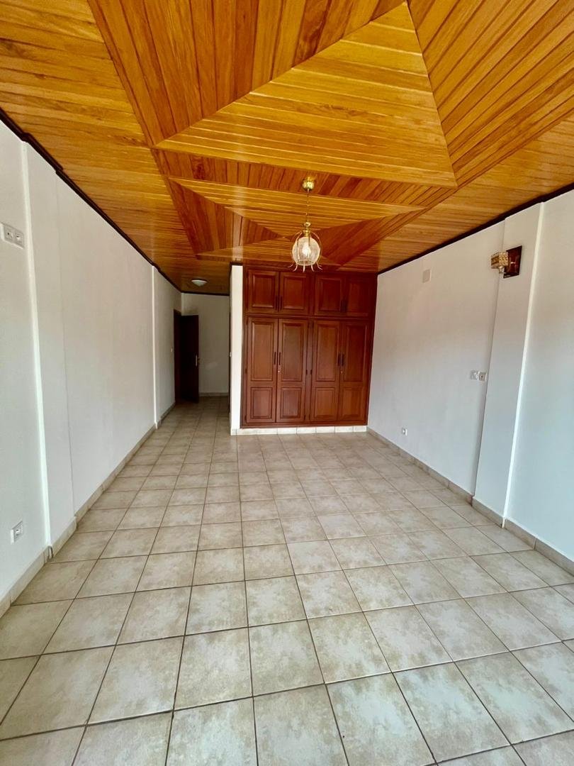 Appartement à louer à Bastos, Yaoundé.