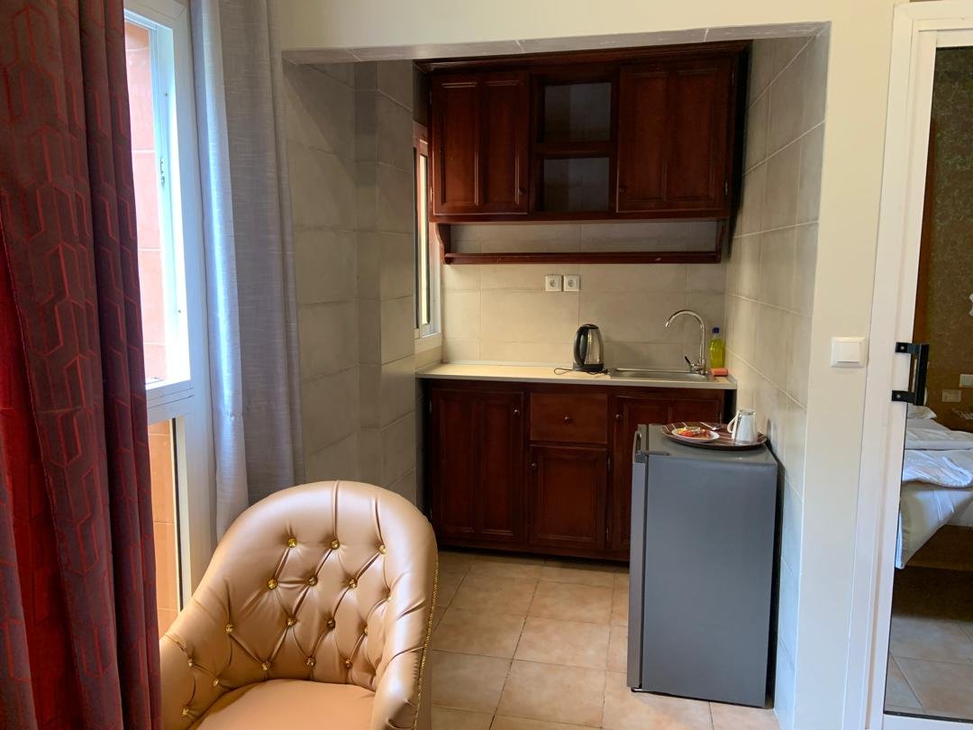 Chambre meublé à louer à bastos, Yaoundé. 