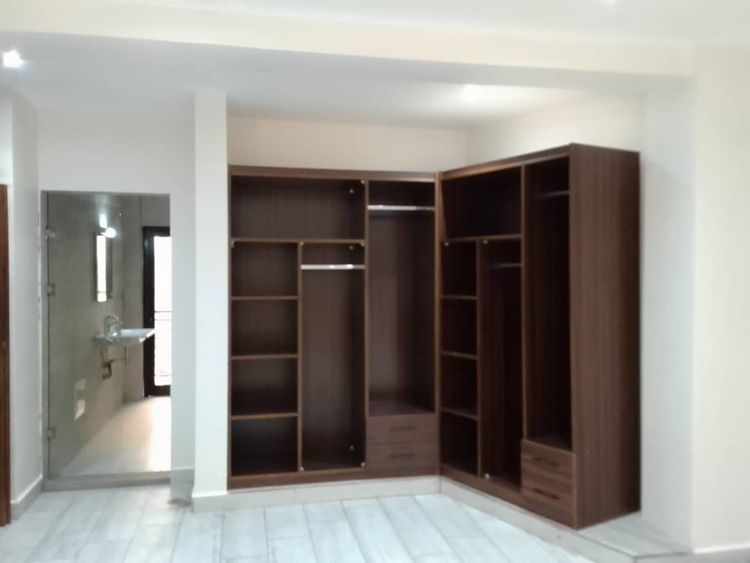 Appartement à louer à Bastos, Yaoundé. 