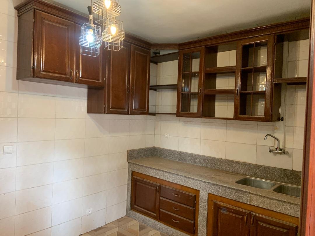 Appartement à louer à Bastos, Yaoundé. 