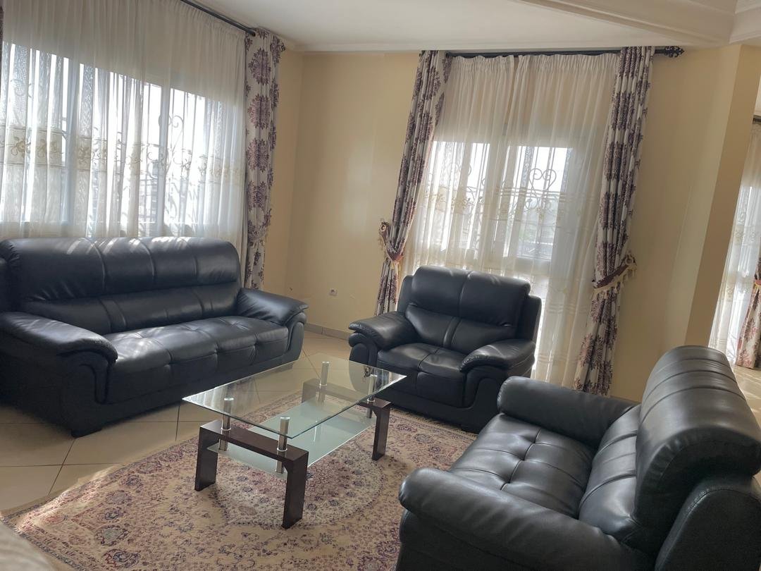 Appartement meublé à louer à Bastos, Yaoundé. 