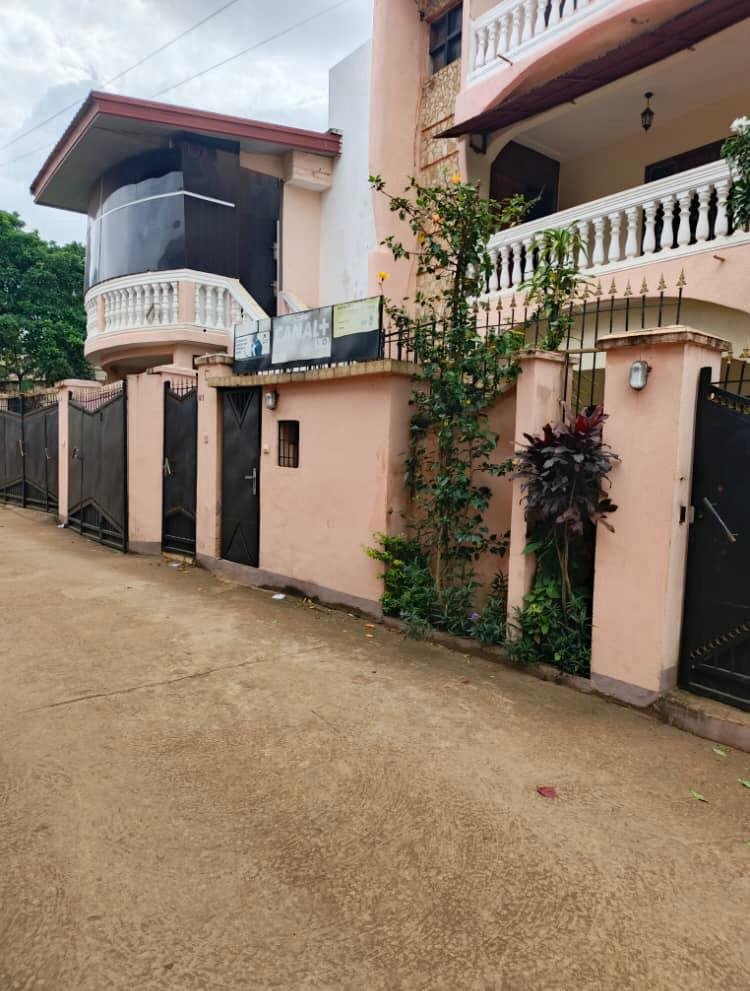 Appartement individuel à louer à Dragage, Yaoundé.  
