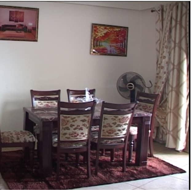 Appartement meublé à louer à montée Anne rouge, Yaoundé  .  