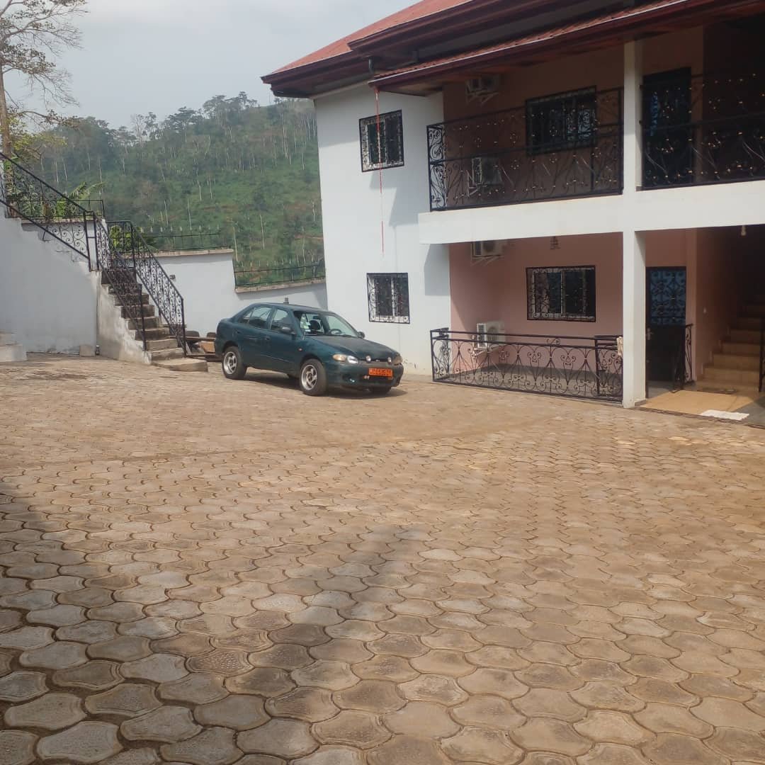 Immeuble à vendre au Mont Febe, Yaoundé 
