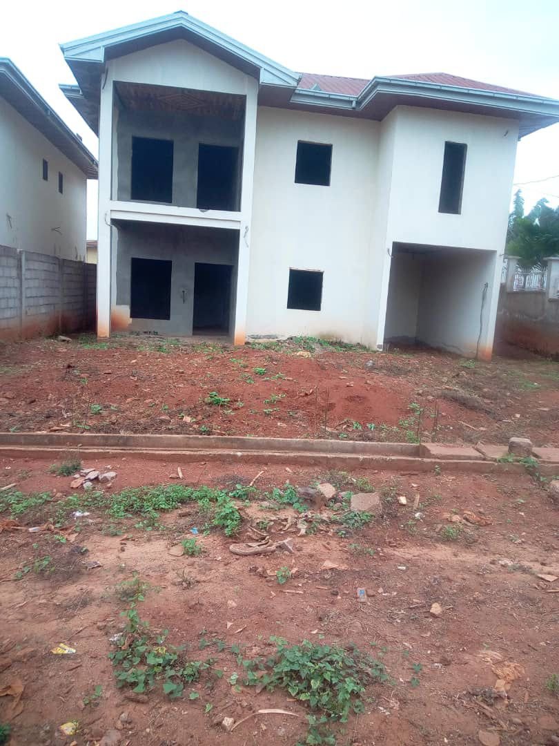 Duplex à vendre, Nkol-anga après awae, Yaoundé 