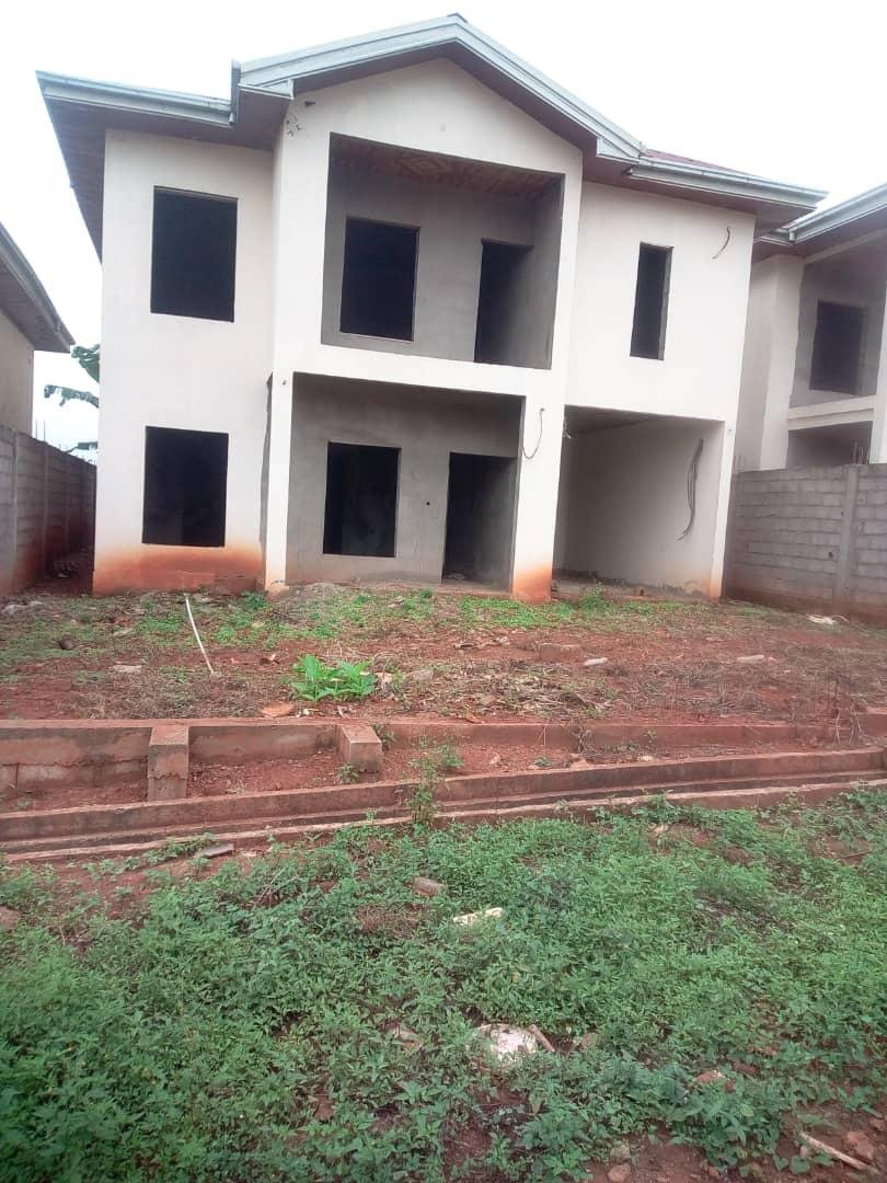 Duplex à vendre, Nkol-anga après awae, Yaoundé 
