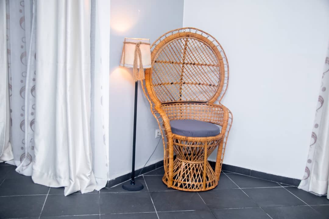 Studio meublé à louer à logpom Makepe, Douala