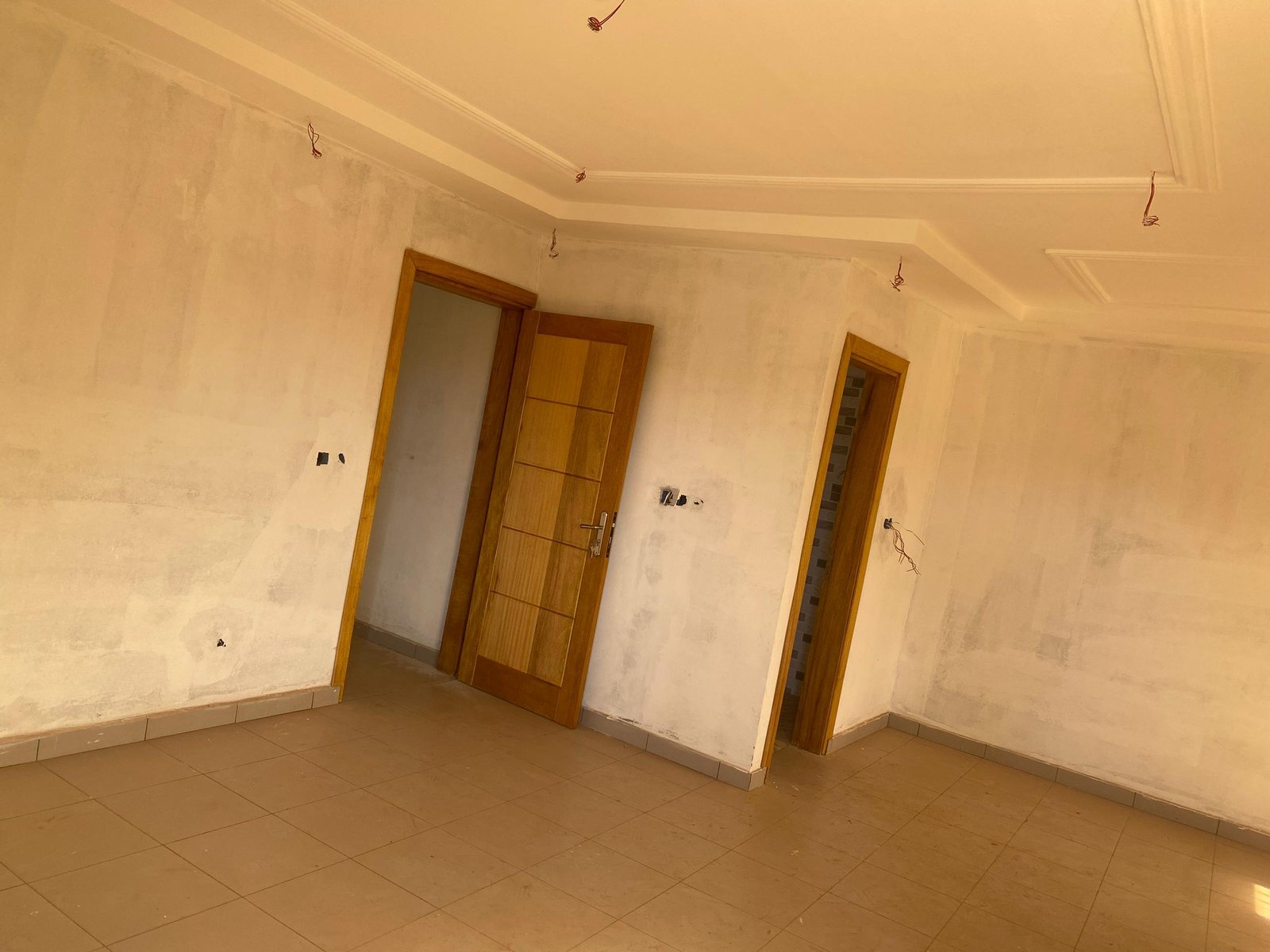 Duplex finit, A vendre à Awae, Yaoundé 