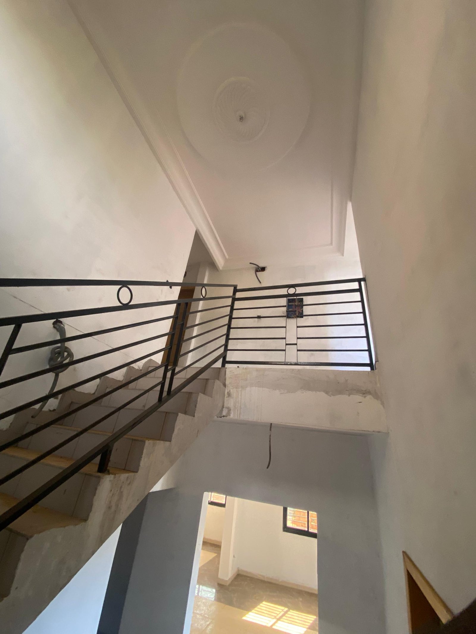 Duplex finit, A vendre à Awae, Yaoundé 