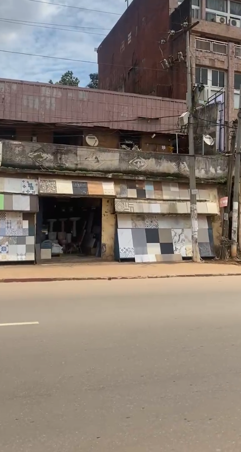 Immeuble bâti à vendre, Mvog-mbi, Yaoundé