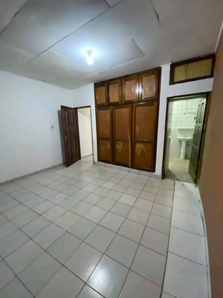 Villa à louer, Biyemassi, Yaoundé 