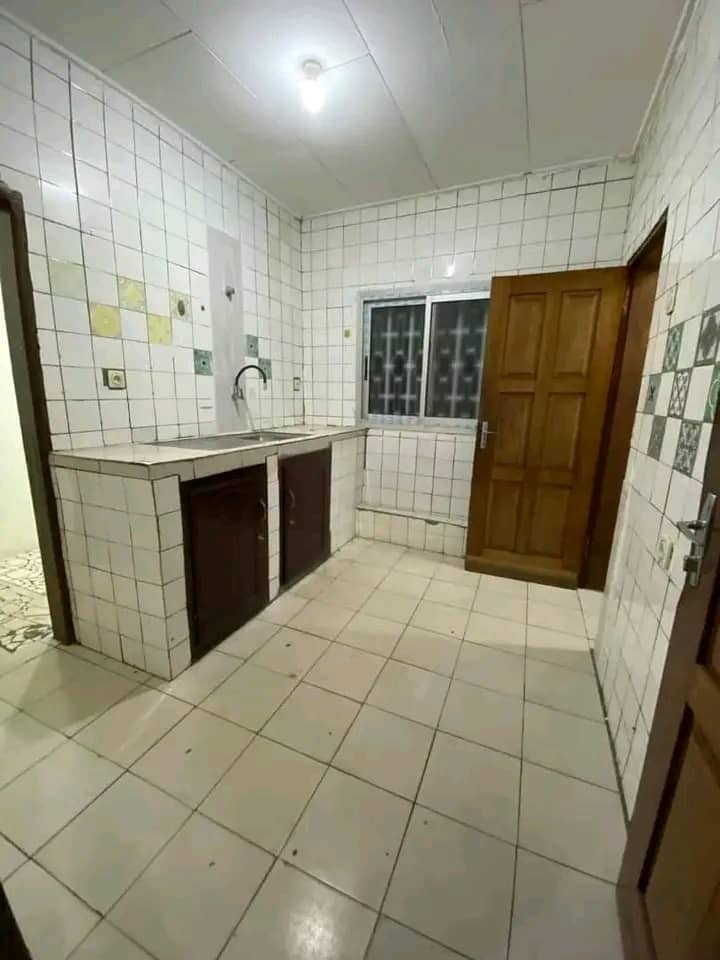Villa à louer, Biyemassi, Yaoundé 