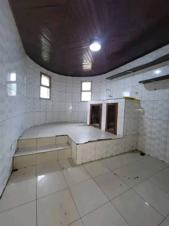 Villa à louer, Biyemassi, Yaoundé 