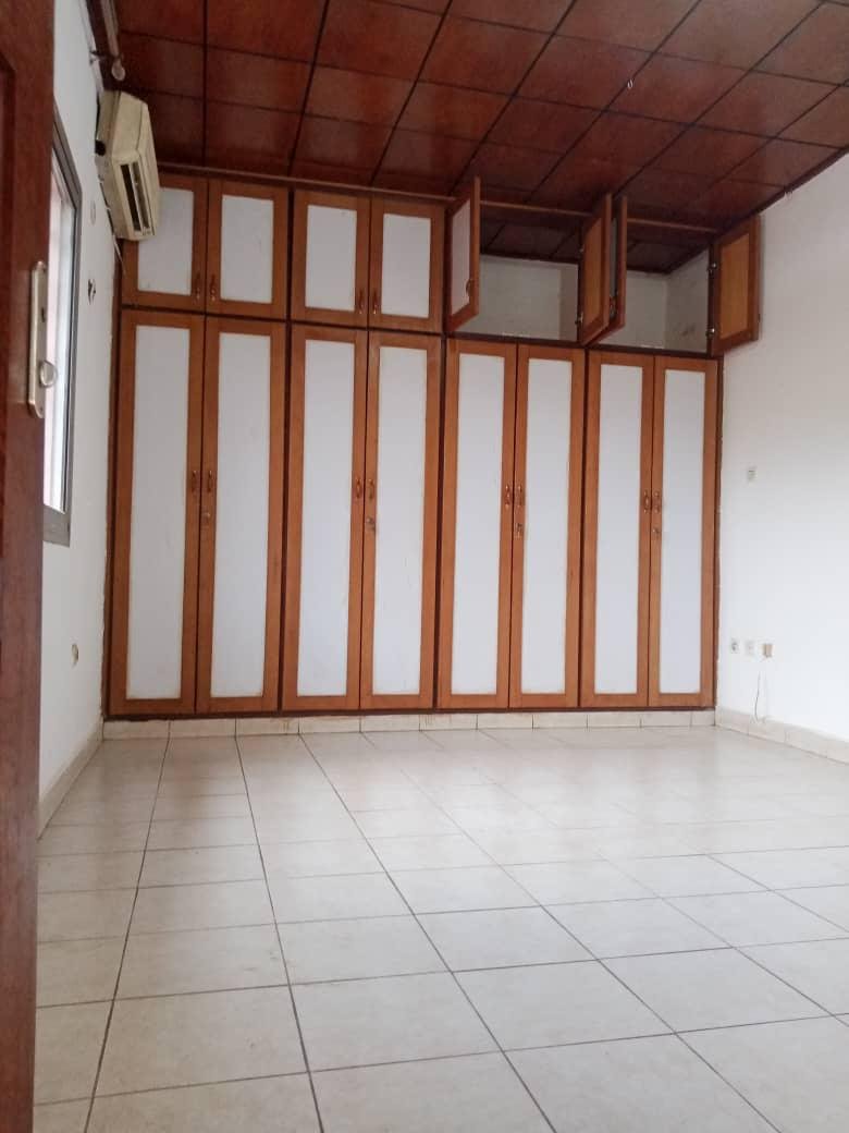 Villa a louer, Essos, Yaoundé 
