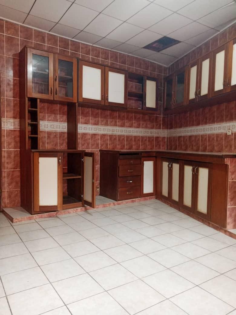 Villa a louer, Essos, Yaoundé 