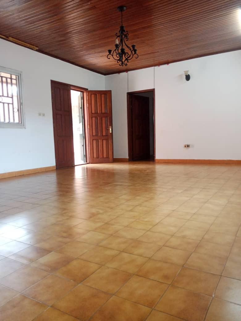 Villa a louer, Essos, Yaoundé 