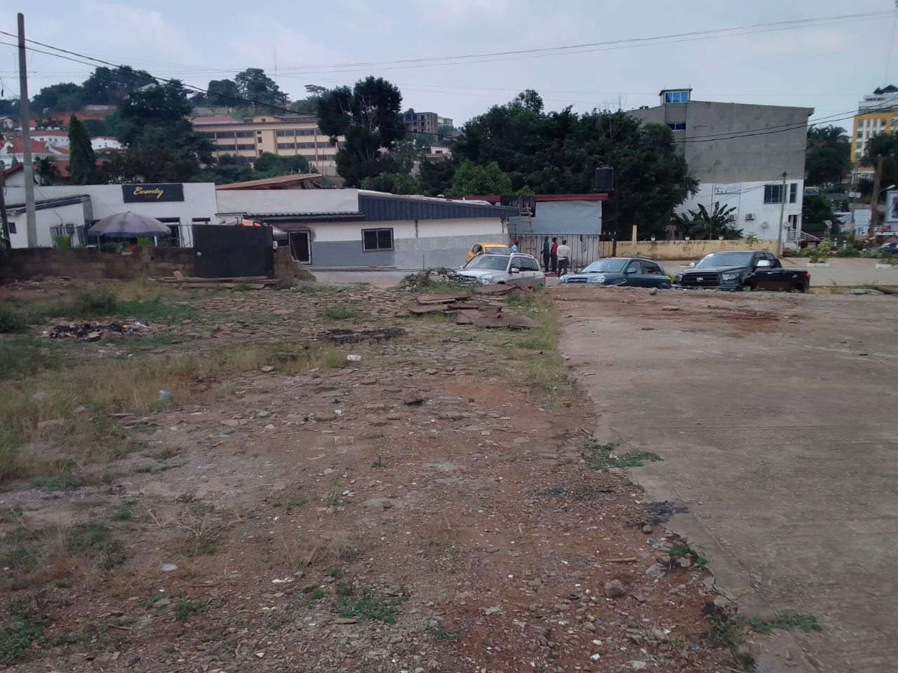 Terrain titré et lotis à vendre, Bastos, Yaoundé 