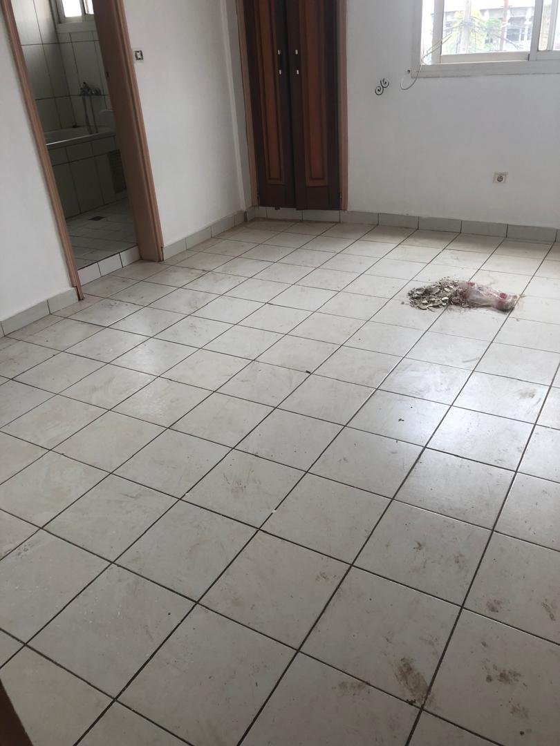 Triplex à vendre, au golf, Yaoundé 