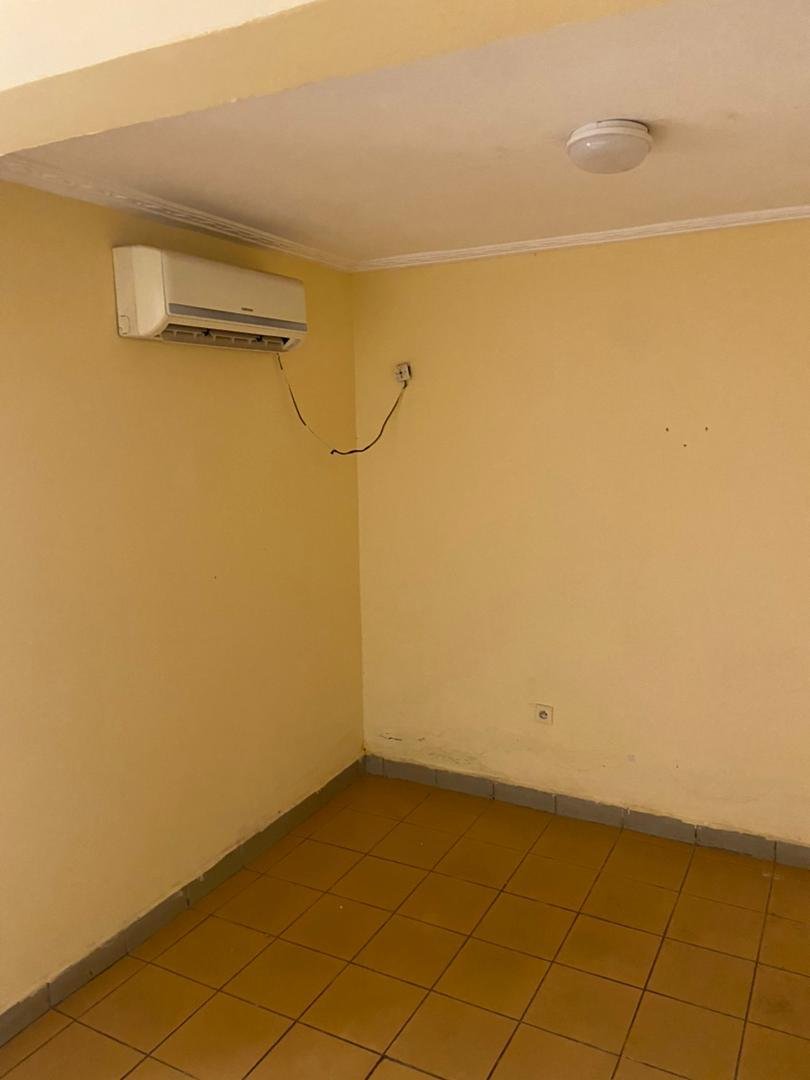 Appartement a louer, bastos, Yaoundé 
