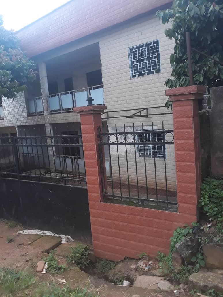 Immeuble a vendre, Carrefour des carreaux, Yaoundé 