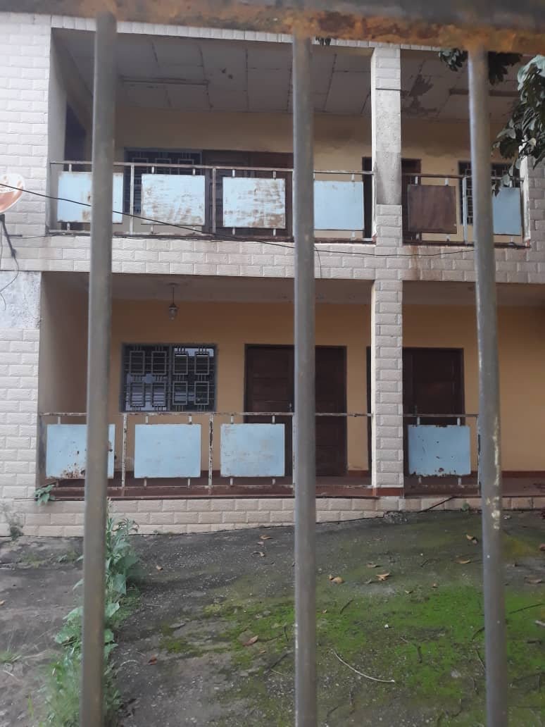 Immeuble a vendre, Carrefour des carreaux, Yaoundé 