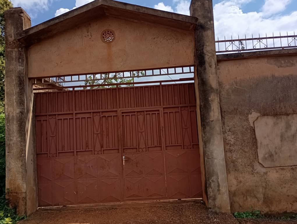 Bâtisse à vendre, Nkolmesseng, Yaoundé 