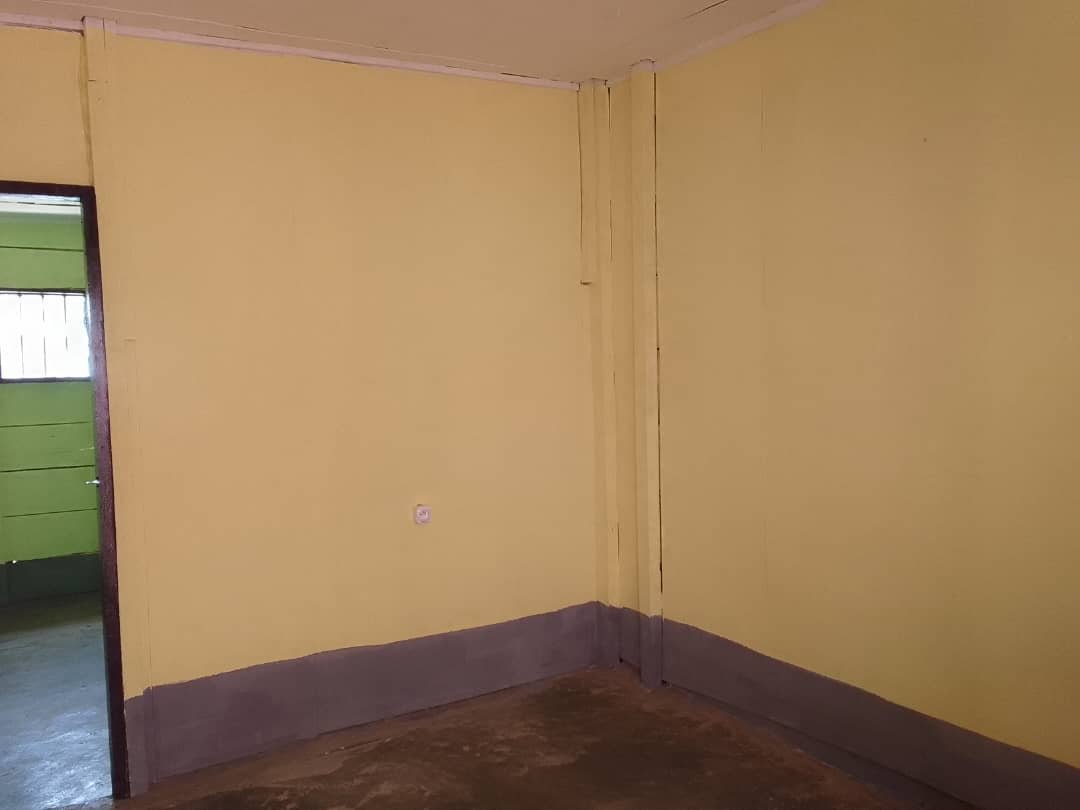 Studio à louer, à Mvogbeti, Yaoundé  
