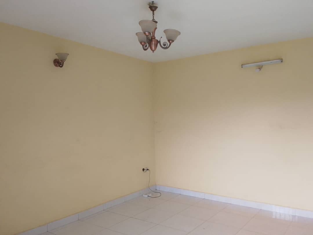 Studio a louer, Etougebe, Yaoundé 