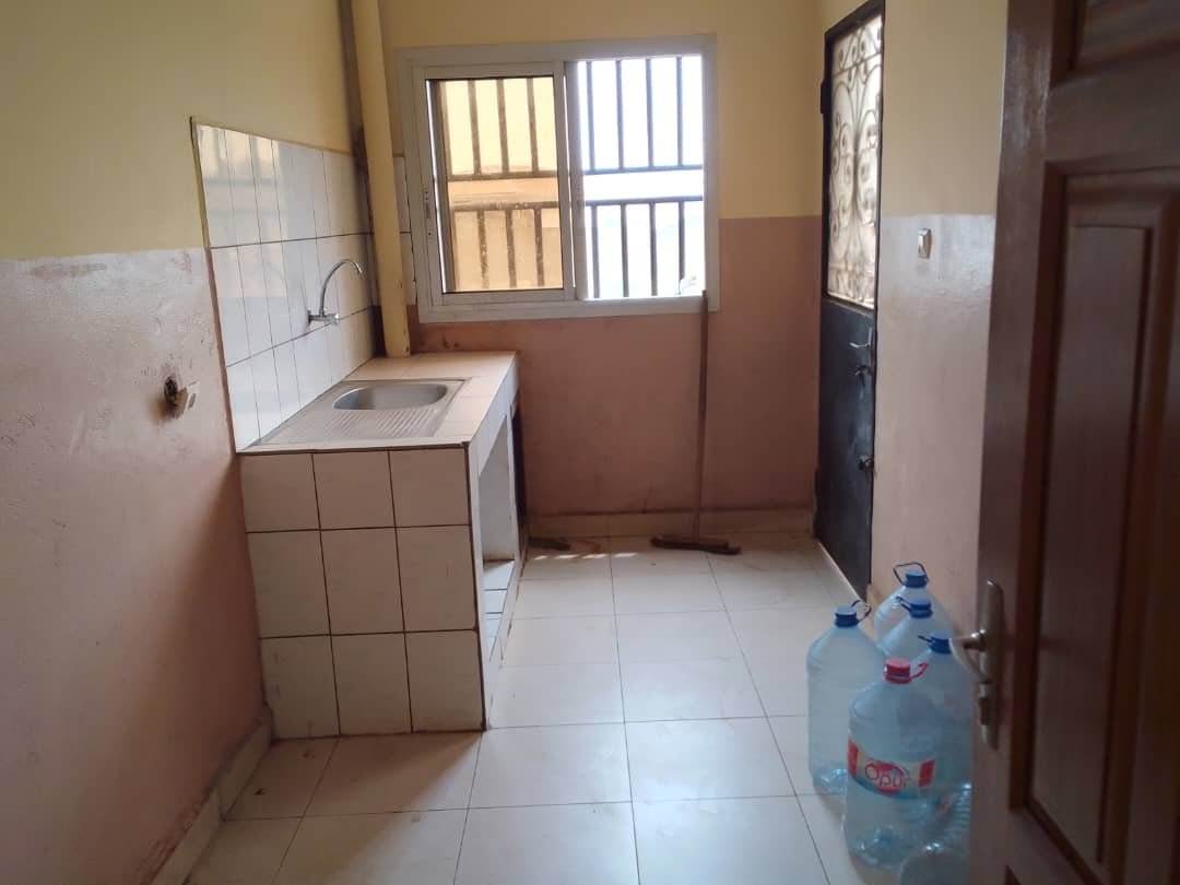 Studio a louer, Etougebe, Yaoundé 