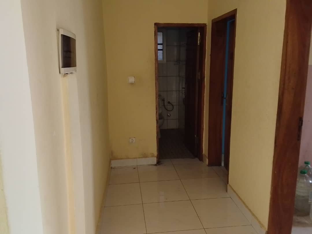 Studio a louer, Etougebe, Yaoundé 