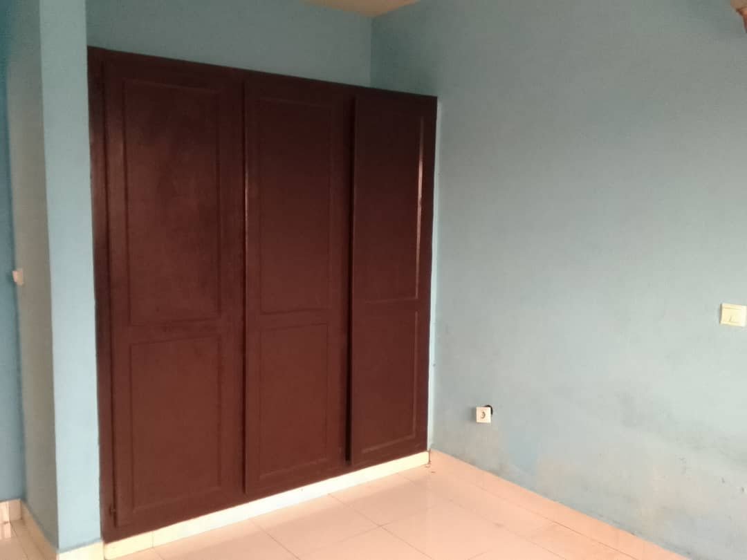 Studio a louer, Etougebe, Yaoundé 