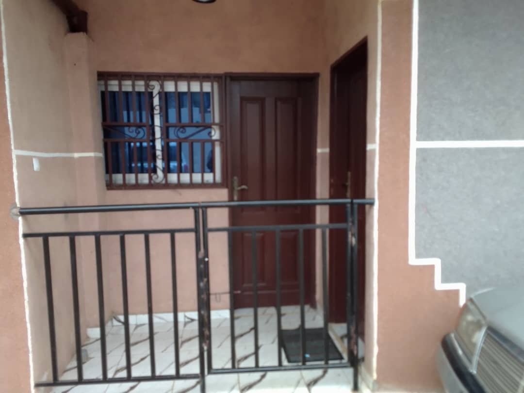 Studio à louer, Etougebe, Yaoundé 