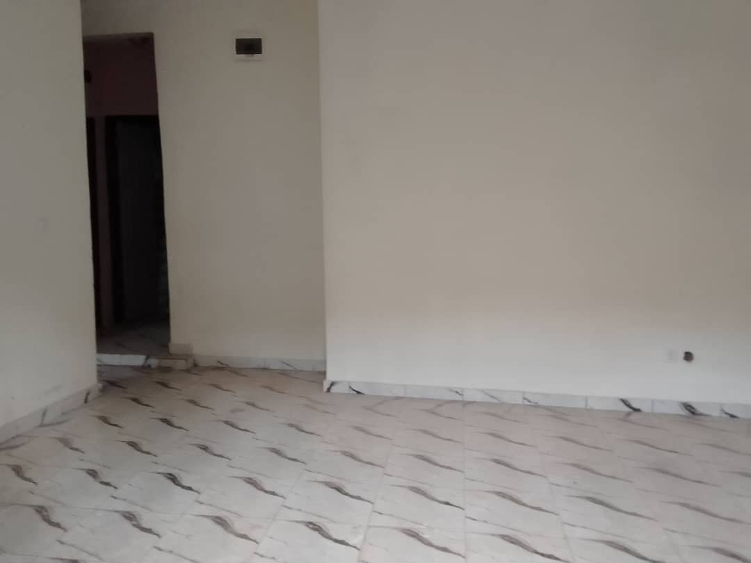Studio à louer, Etougebe, Yaoundé 