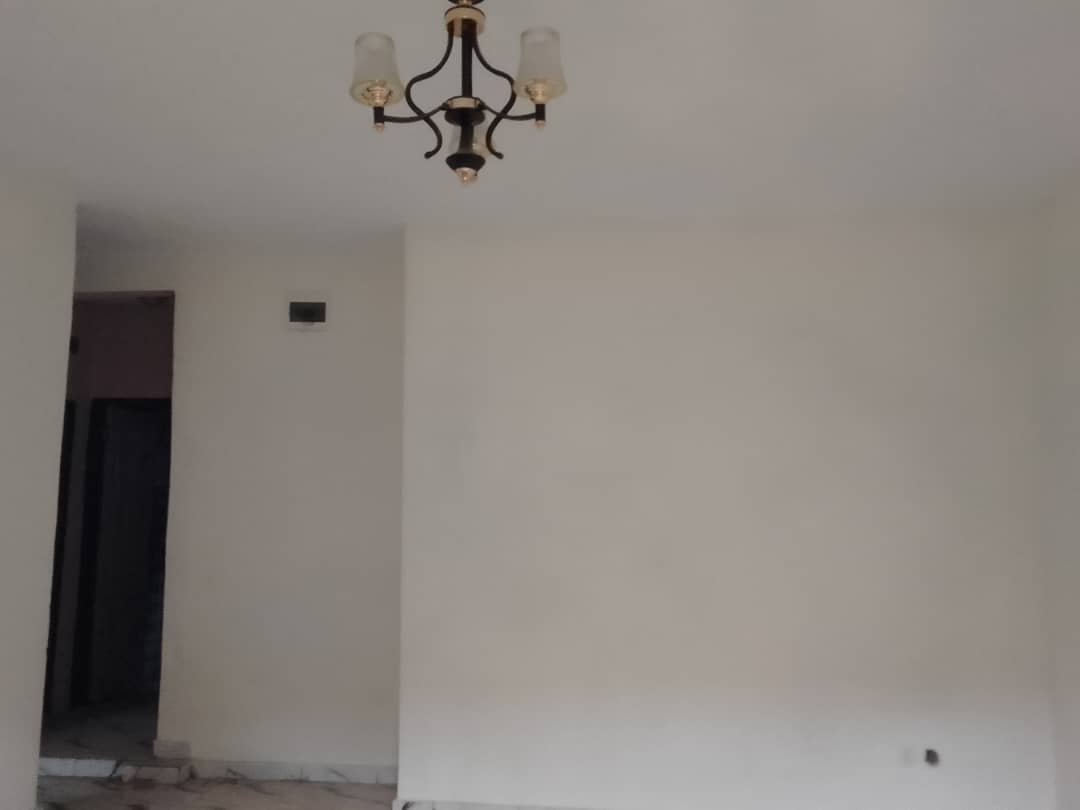 Studio à louer, Etougebe, Yaoundé 