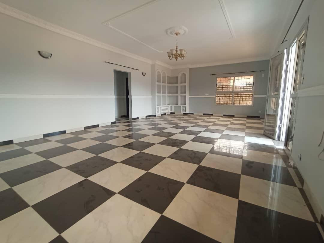 Appartement à louer, Bastos, Yaoundé 
