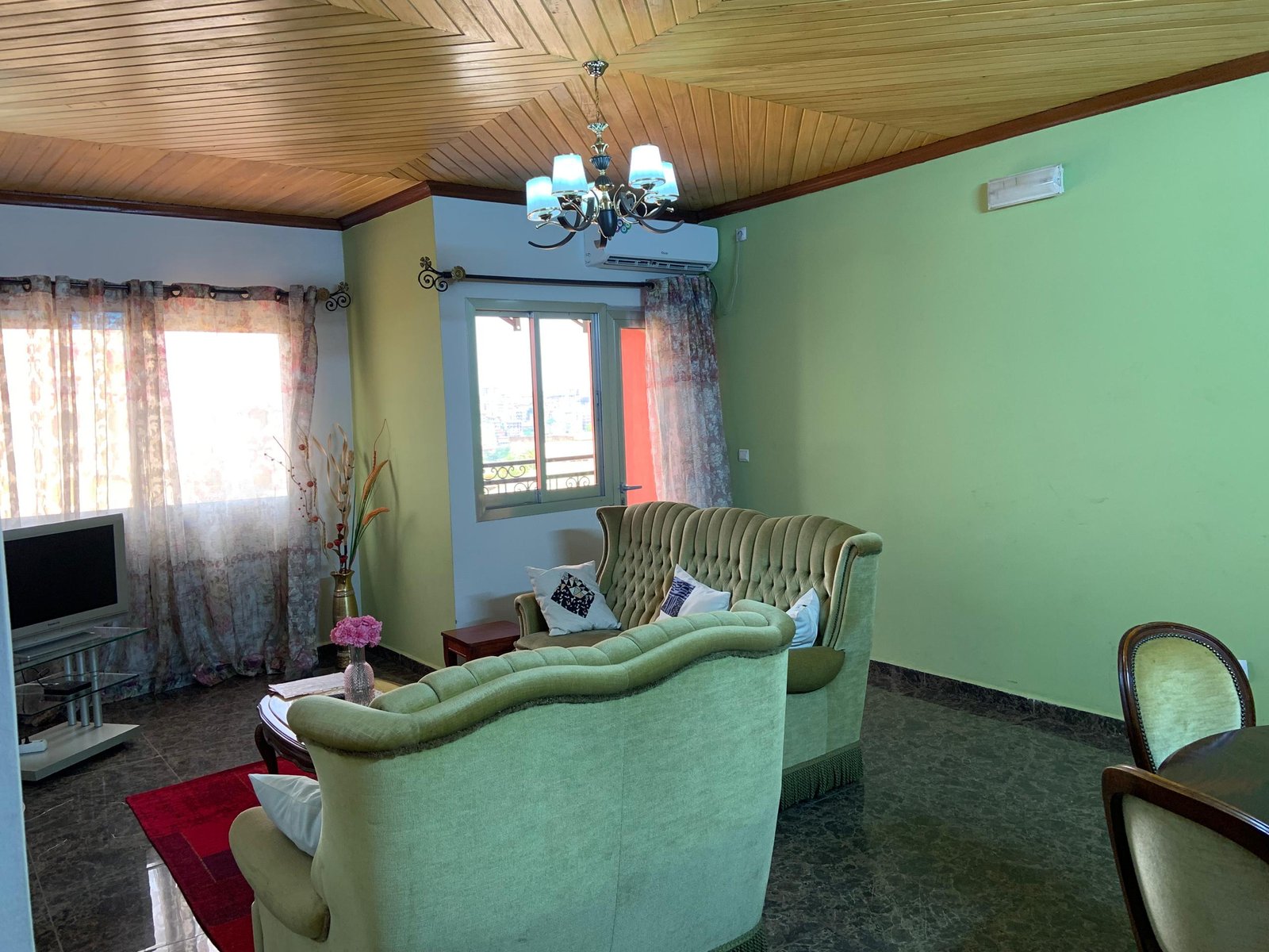Appartement meublé à louer, Titi garage, Yaoundé 