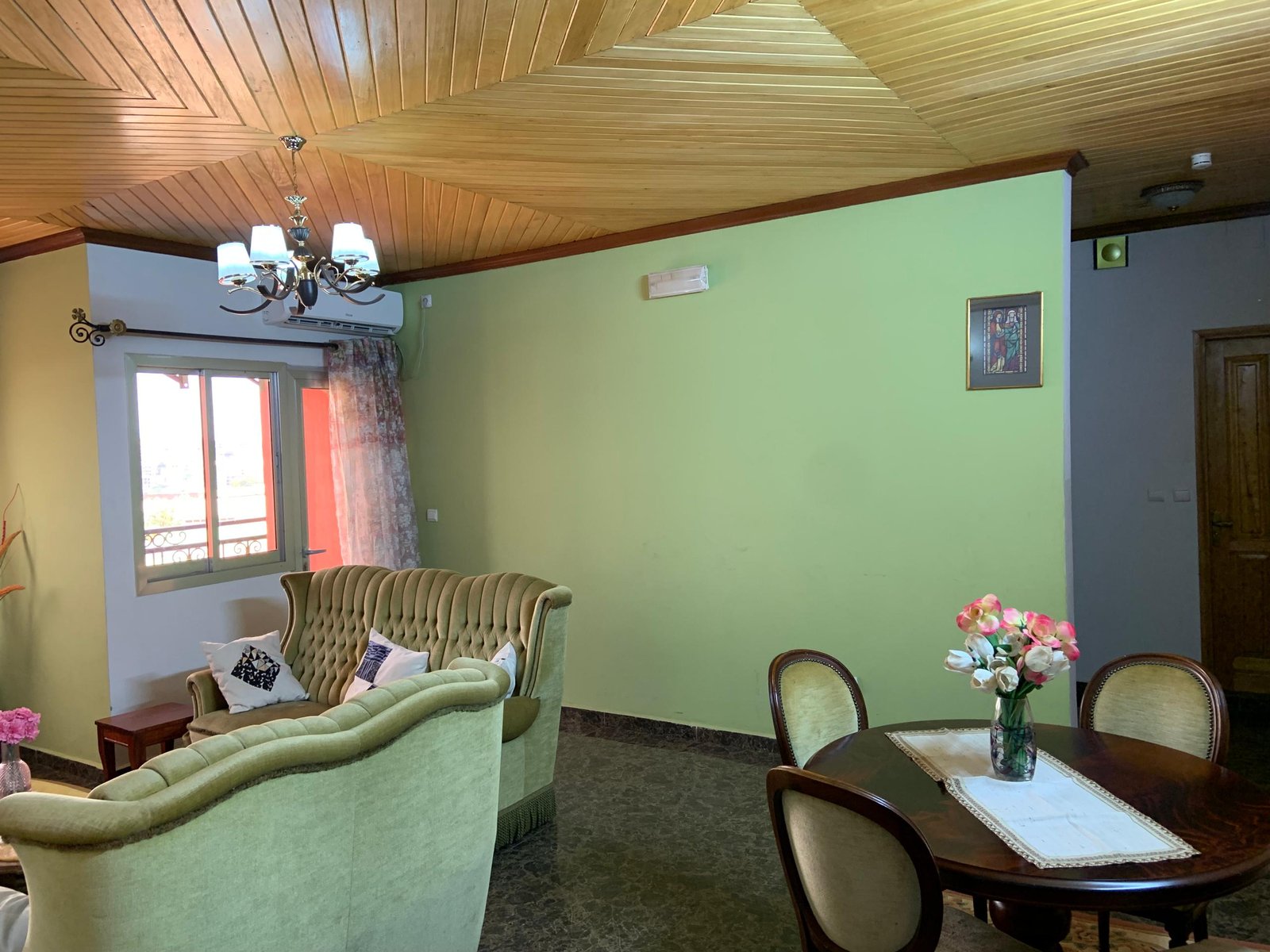 Appartement meublé à louer, Titi garage, Yaoundé 
