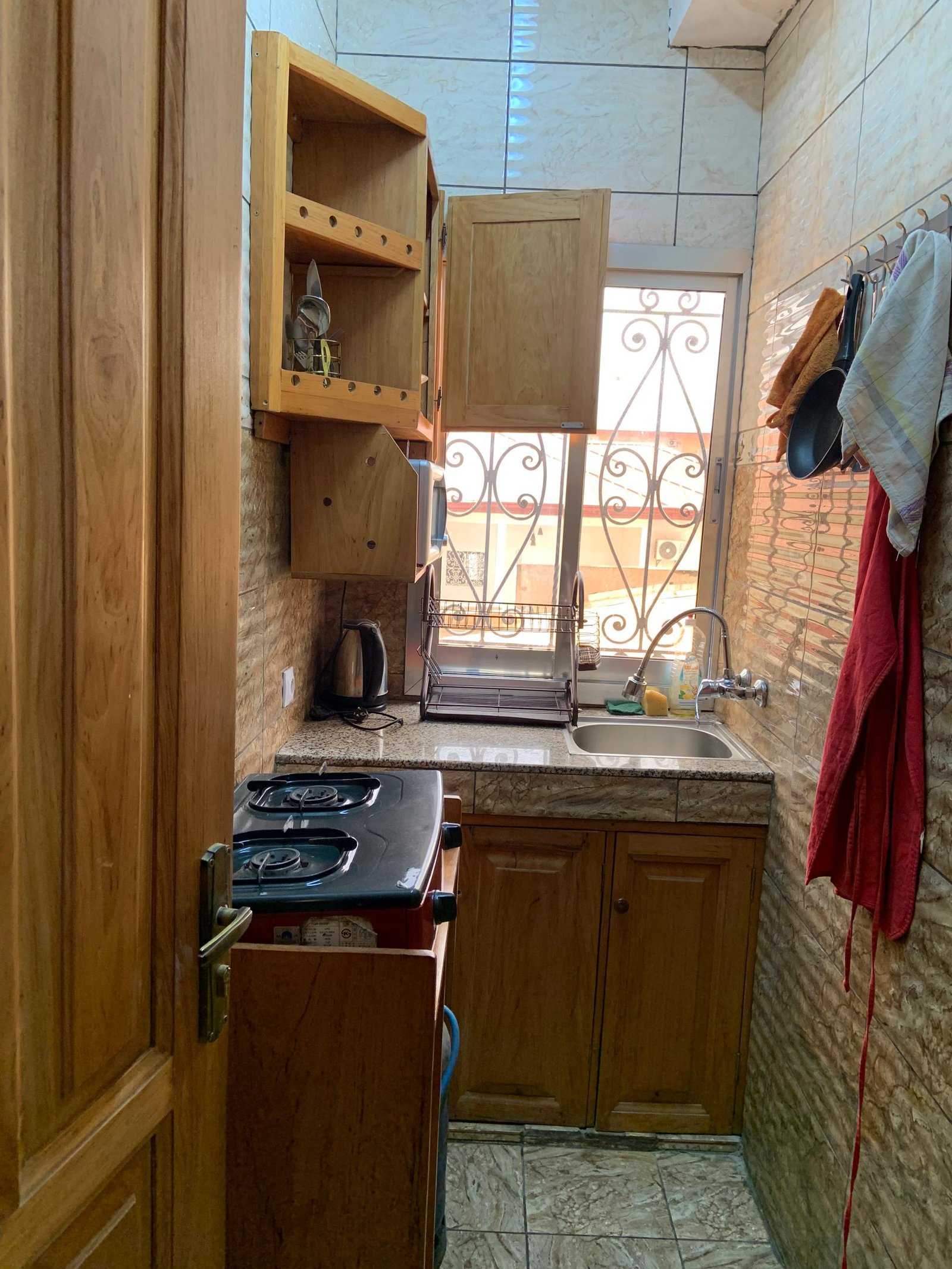 Studio meublé à louer, Essos, Yaoundé 