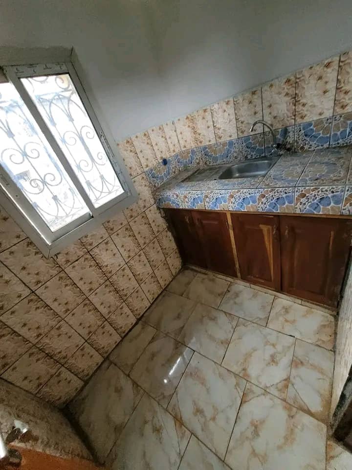 Studio à louer, biyemassi, Yaoundé 