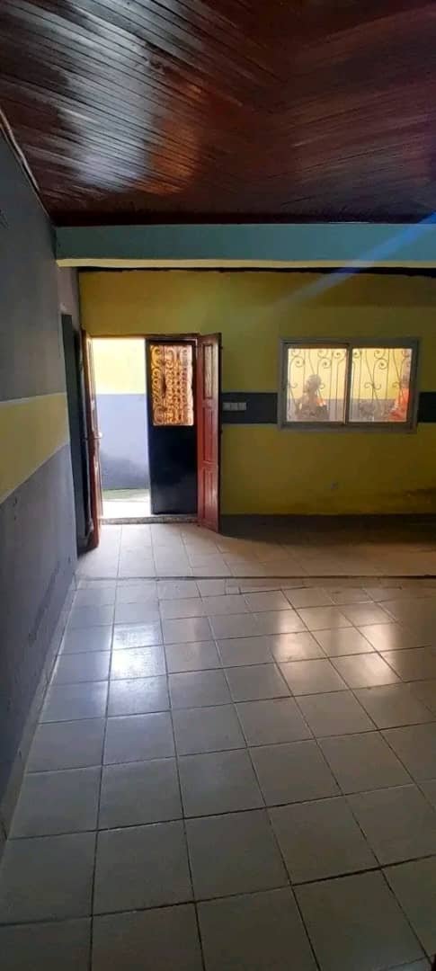 Studio à louer, carrefour MEEC, Yaoundé 