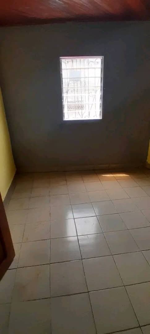 Studio à louer, carrefour MEEC, Yaoundé 