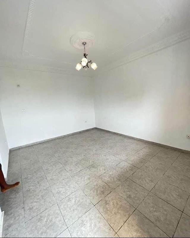 Studio a louer, Santa barbara, Yaoundé 