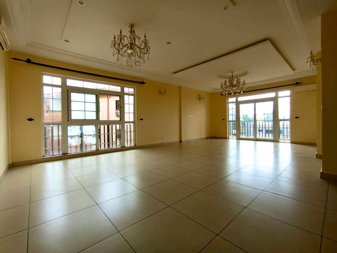 Appartement à louer, Bastos, Yaoundé 