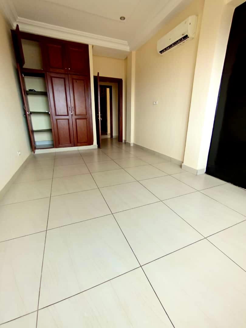 Appartement à louer, Bastos, Yaoundé 