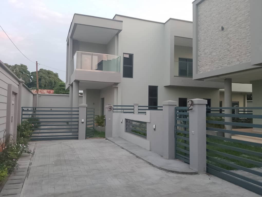 Duplex à vendre a Etoa meki, Yaoundé 